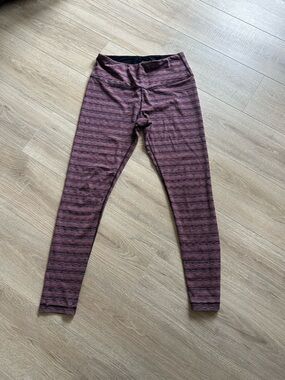 90 Degree By Reflex Plum and Black Wave-Stripe Leggings